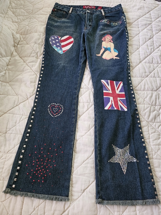 Zana Di Denim - Zana Di- Y2K- Tall Jeans w/ Studded Legs, Appliques and Rhinestones Size 11